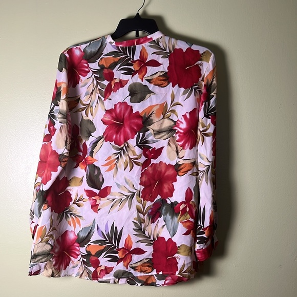 DUE PER DUE festival, Boho ,Floral 💯 percent silk Button-Up Blouse - Picture 5 of 5